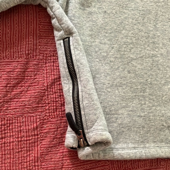 Dylan xl Heather Gray Cropped fleece lined Sweater with Hood and side zips - Picture 7 of 16